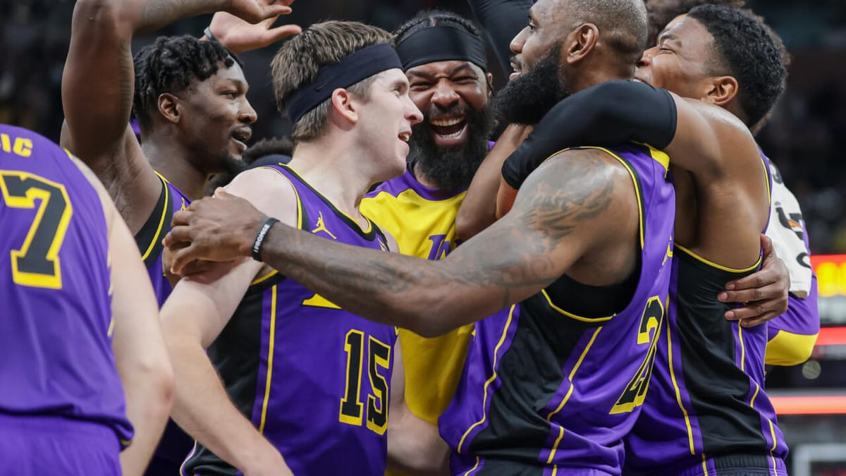 Basketball : LeBron James, sauveur des Lakers au buzzer