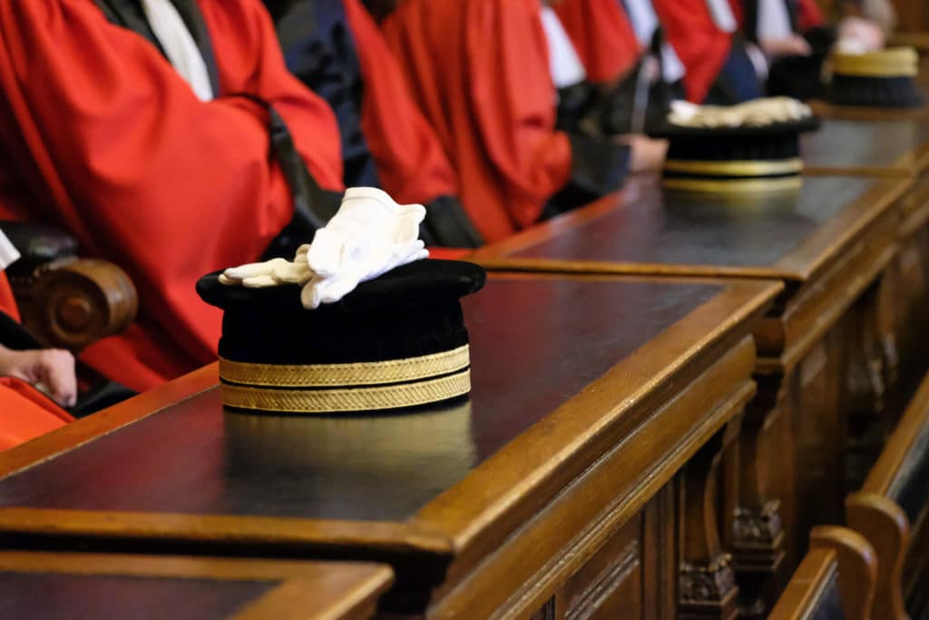 France : la politique à risques pour les juges sous menace