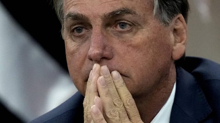 Brésil : Bolsonaro confronté à des accusations de coup d'État et à la colère d'une nation divisée