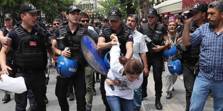 Turquie : répression croissante et arrestations politiques menacent la démocratie
